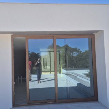 SBDC ENGENHARIA E CONSTRUÇÃO LDA - Setúbal - Instalação de Pavimento em Betão