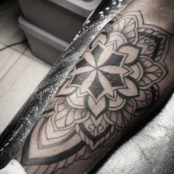 Débora Brook - Setúbal - Tatuagens e Piercings