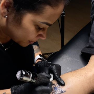 Débora Brook - Setúbal - Tatuagens e Piercings