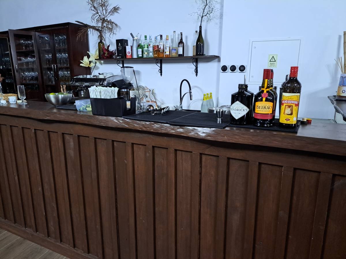 André Silva - Vila Nova de Famalicão - Serviço de Barman