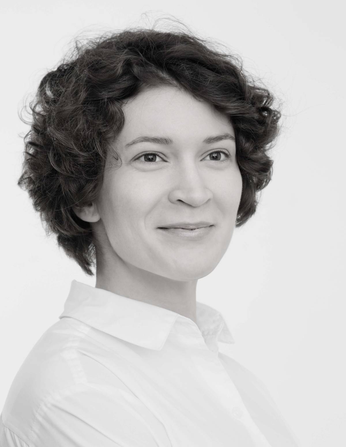 Nadia Sharova - Almada - Photo Restoration
