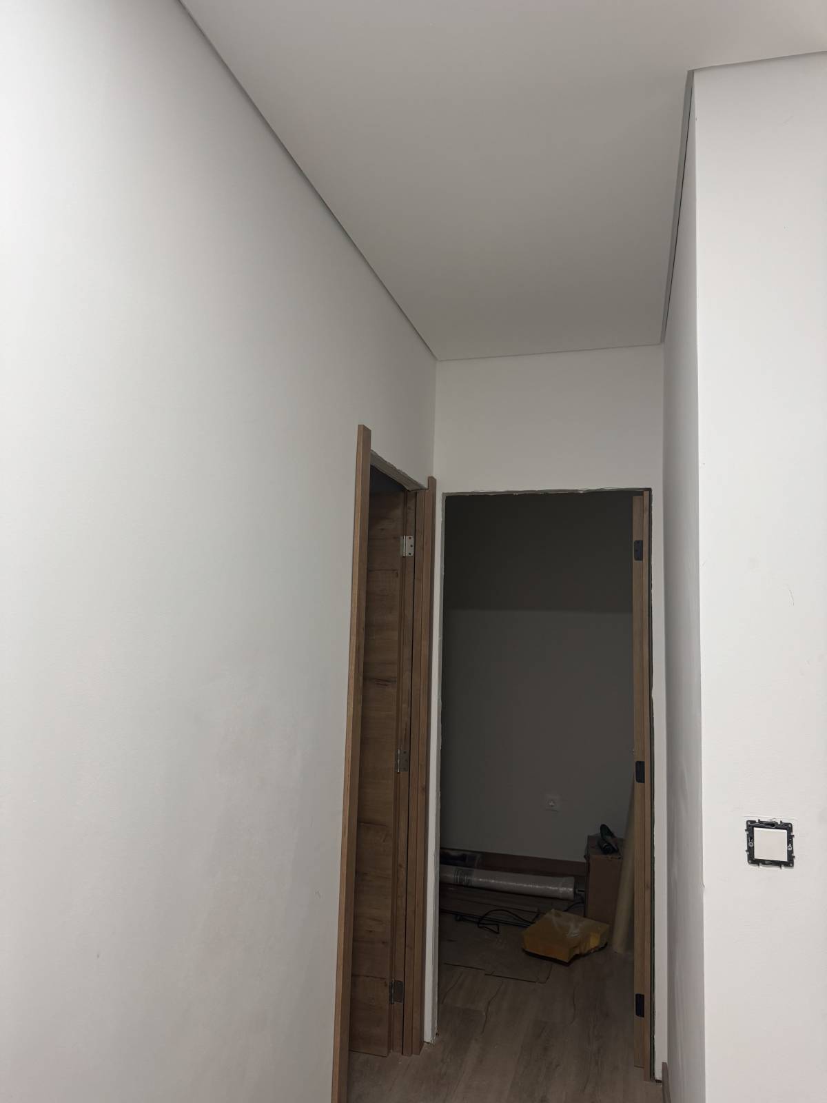 2 Amigos Remodelações 🏗️ - Vila Nova de Gaia - Reparação e Texturização de Paredes de Pladur