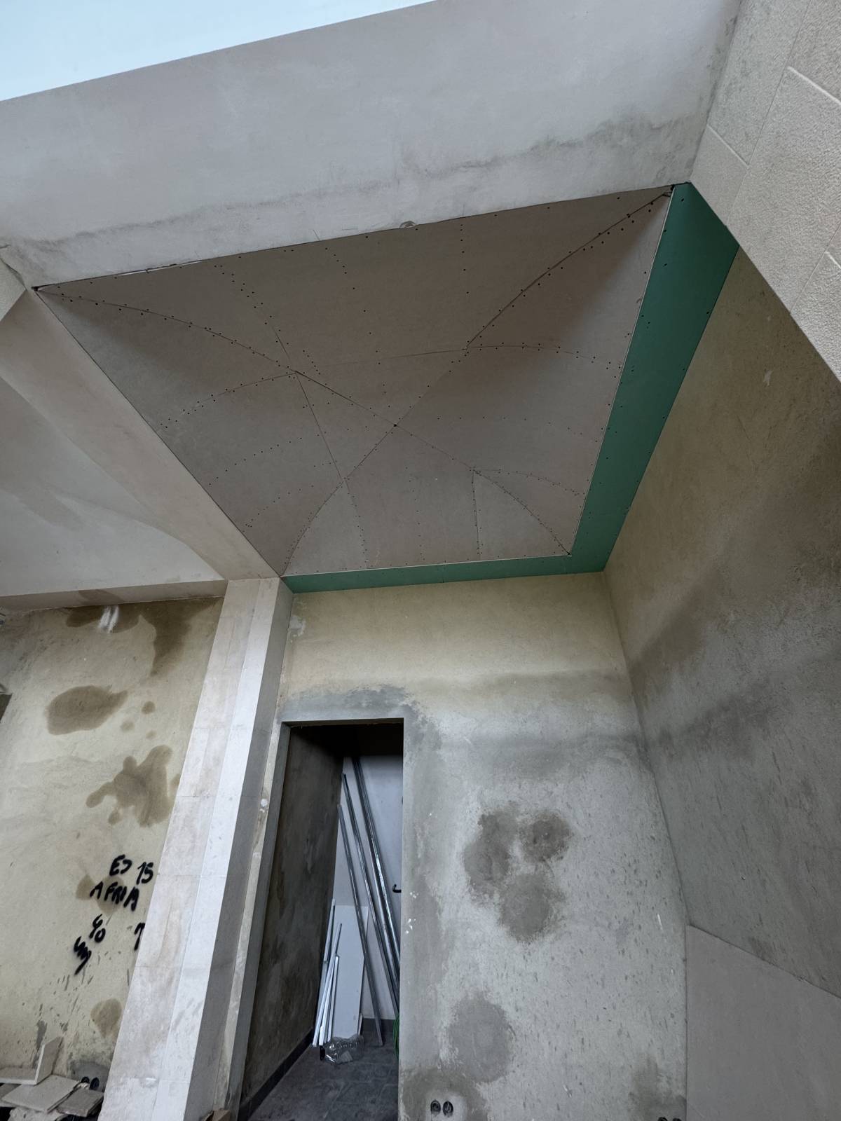 Mconstrucoes e remodelações - Amadora - Reparação e Texturização de Paredes de Pladur