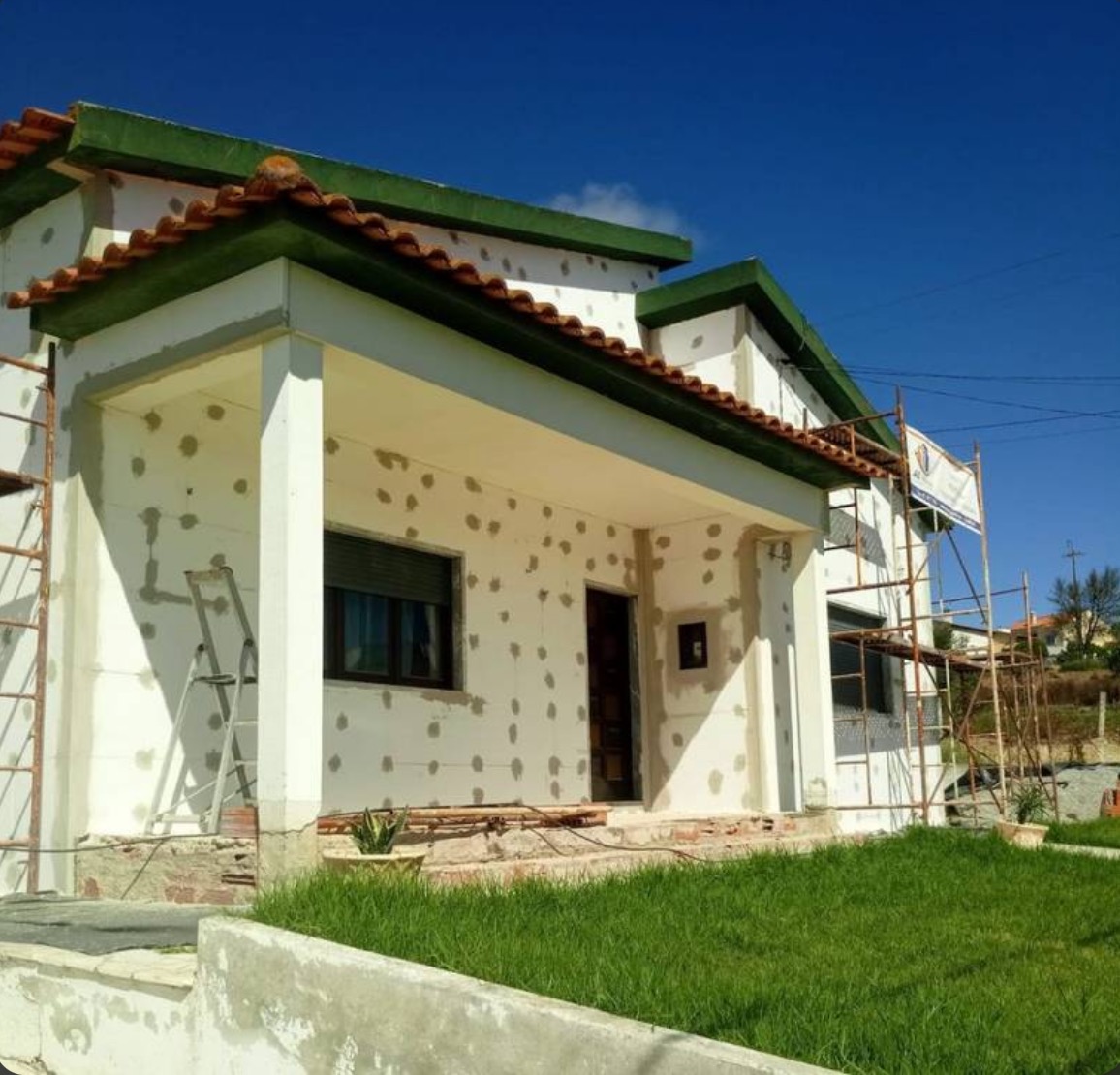 2 Amigos Remodelações 🏗️ - Vila Nova de Gaia - Instalação de Escadas