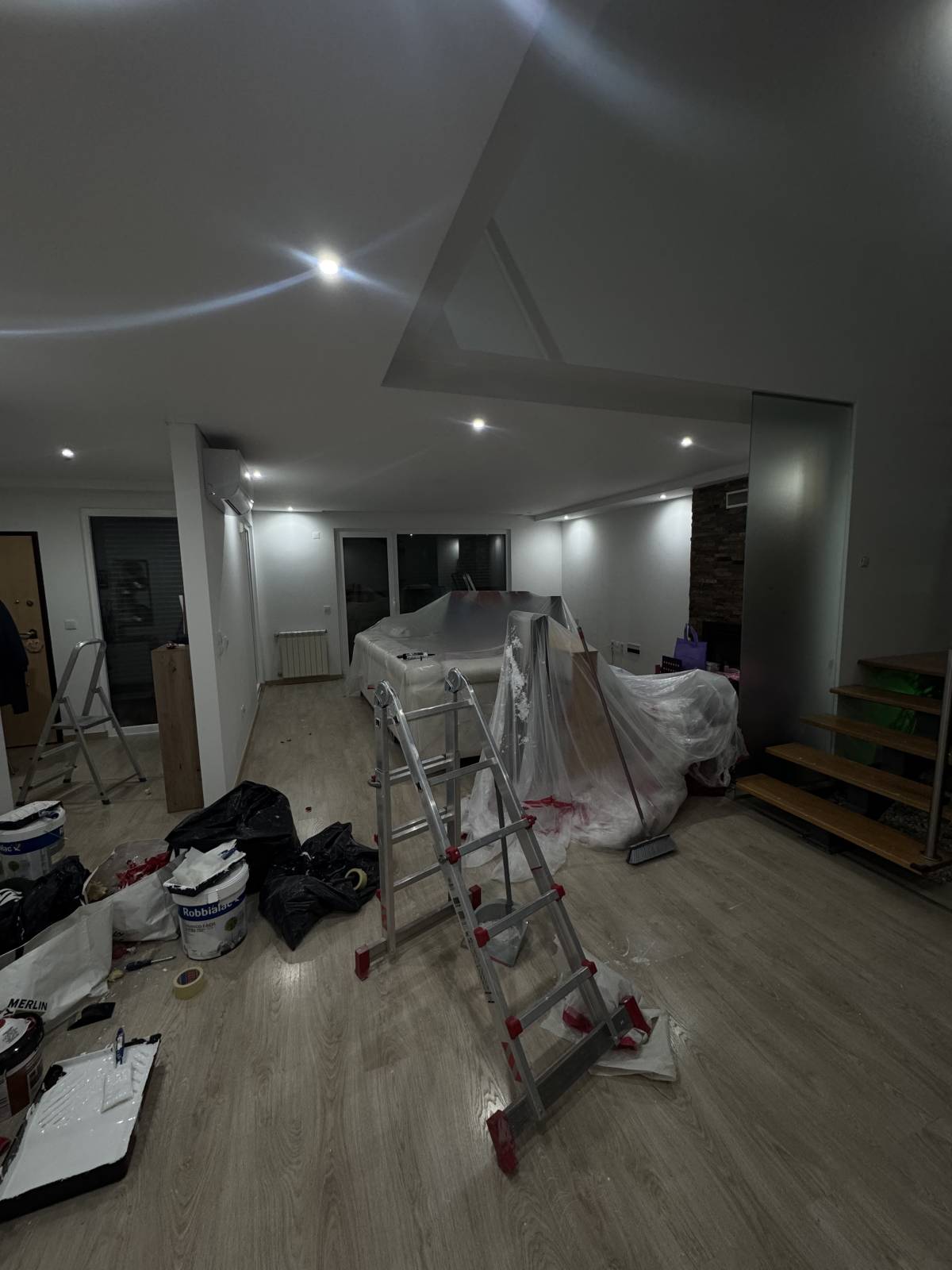 Mconstrucoes e remodelações - Amadora - Revestimento de Pavimento