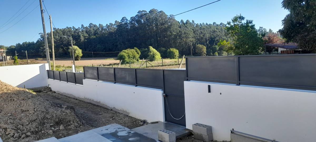 SEMP Serralharia civil e Industrial - Aveiro - Reparação de Portão de Garagem