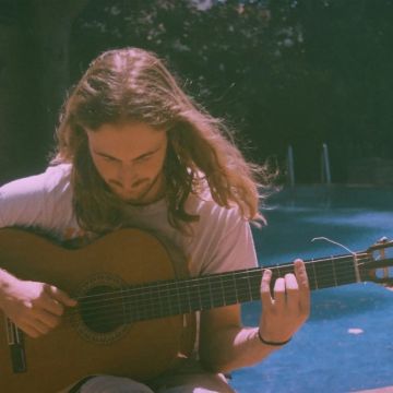 Luke Carey - Porto - Bass Guitar Lessons