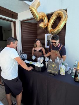André Silva - Vila Nova de Famalicão - Serviço de Barman