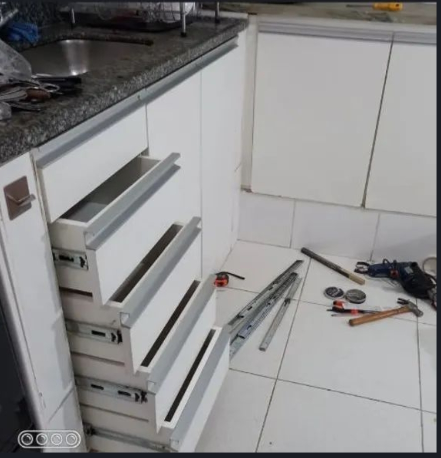 Eduardo montagem - Guimarães - Instalação de Bancada de Cozinha