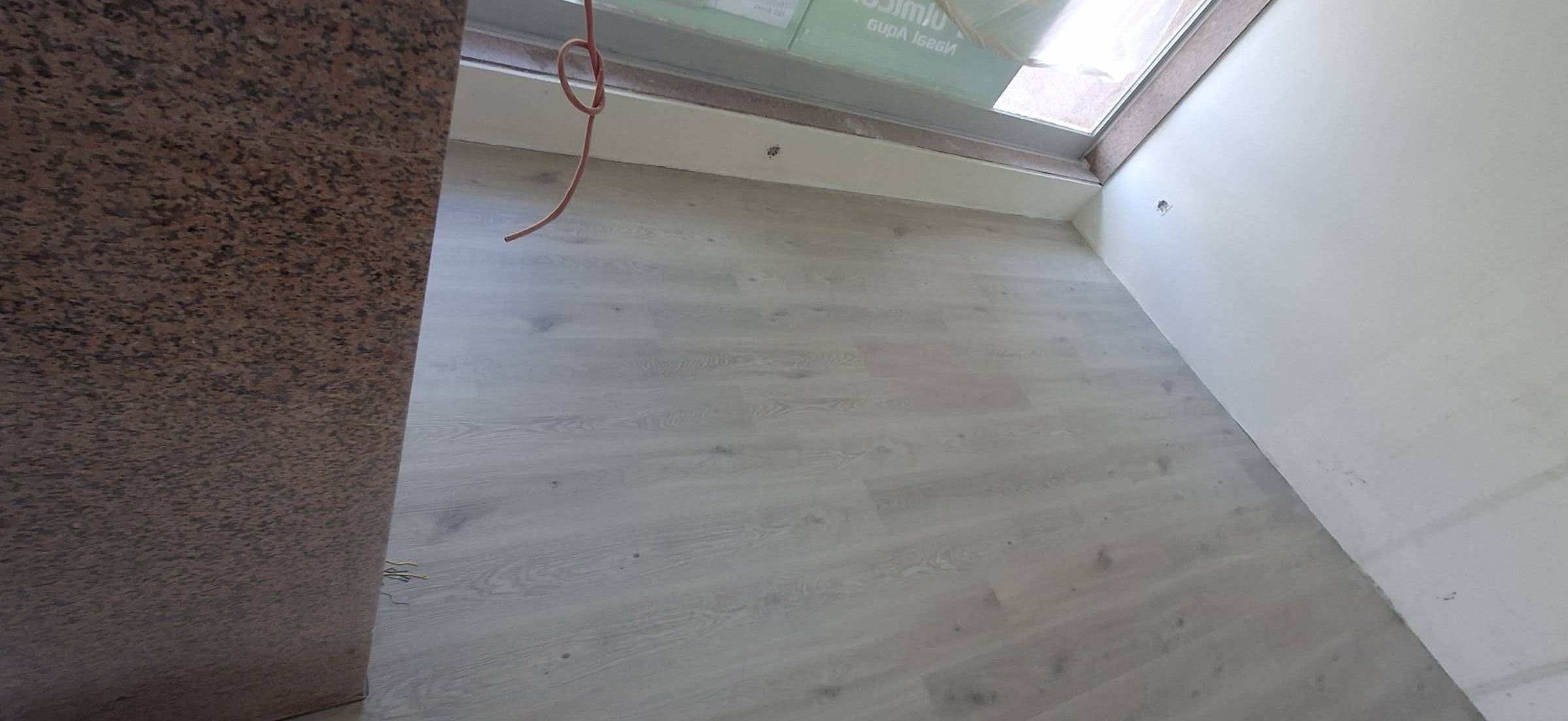 Alexandra filipa oliveira - Gondomar - Vinyl- oder Linoleumboden reparieren oder ausbessern
