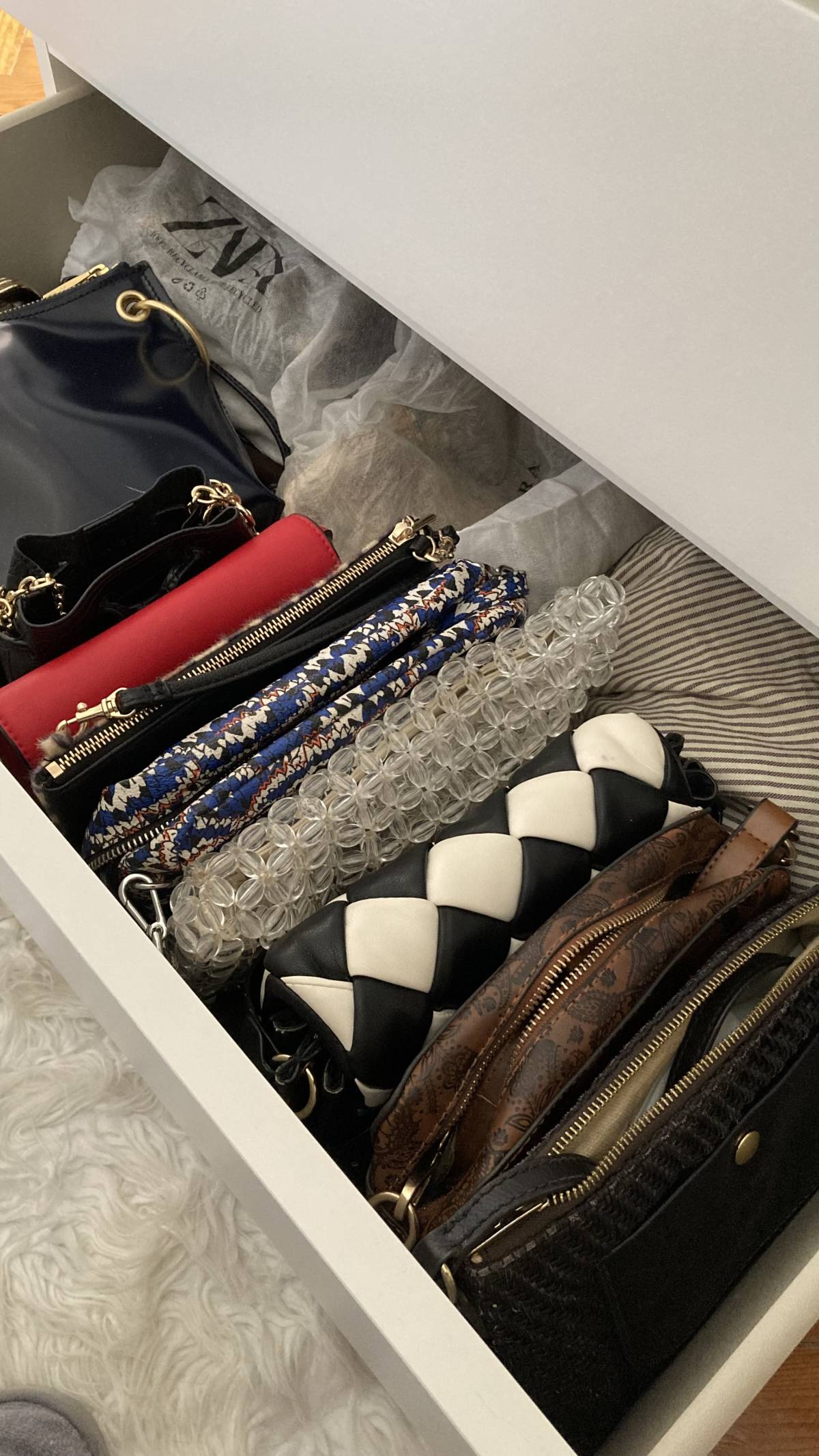 Isabel Carreira - Castelo Branco - Kleiderschrank ordnen / organisieren