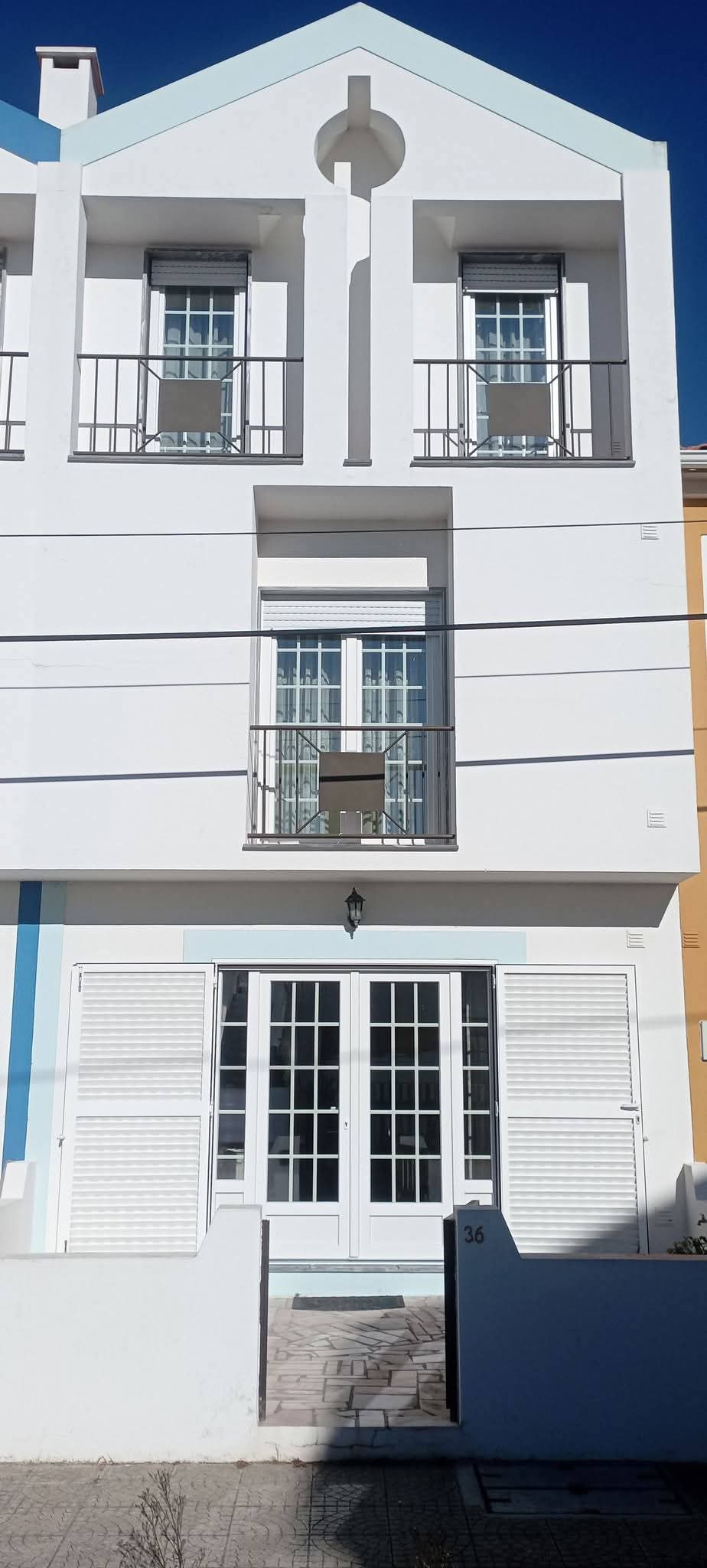 R&S Multiserviços - Peniche - Türmontage