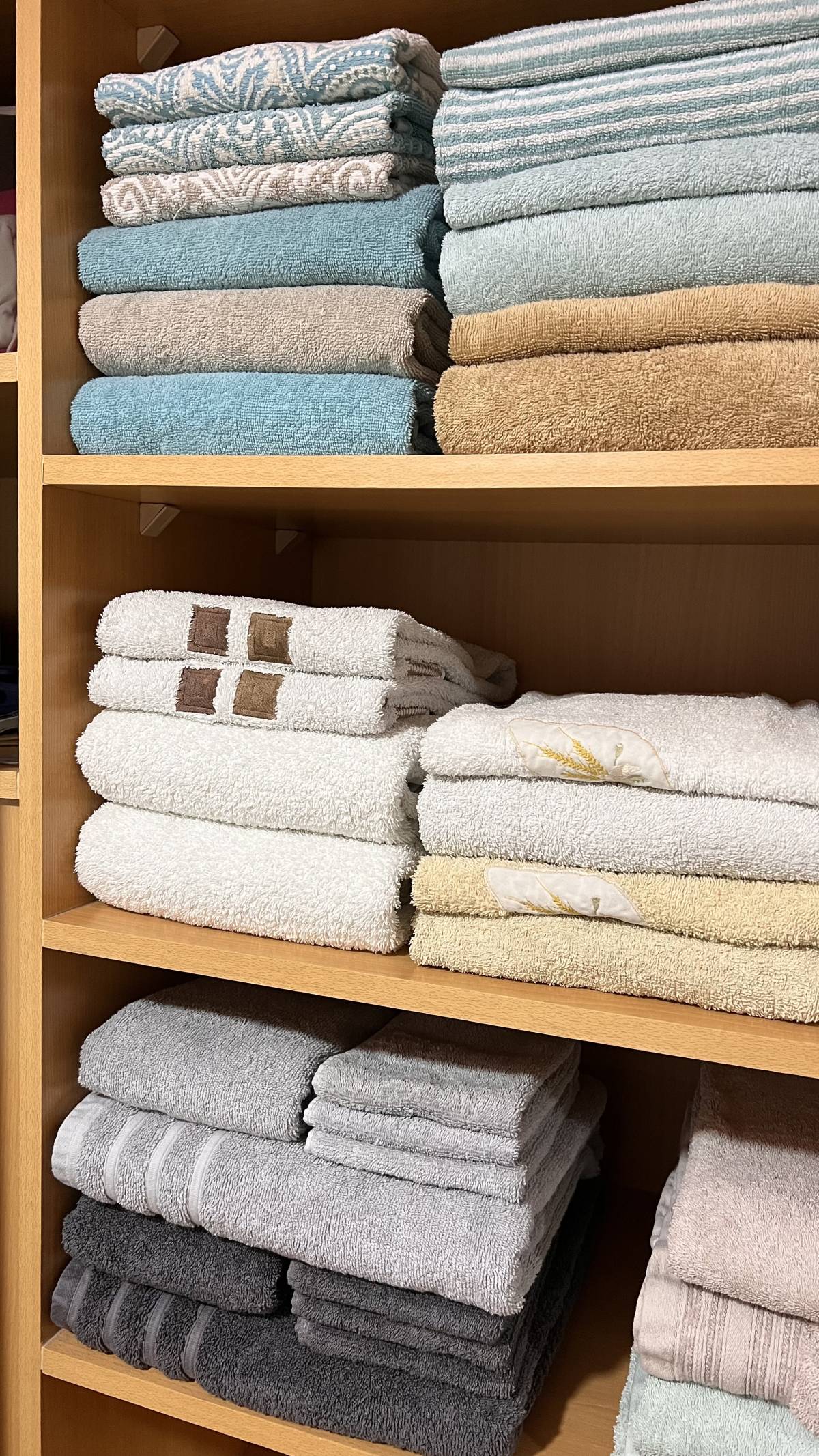 Isabel Carreira - Castelo Branco - Kleiderschrank ordnen / organisieren