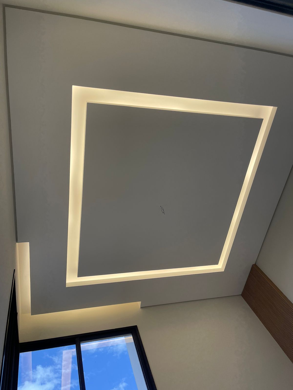 Omegaflix - Loulé - Interior Wall Addition