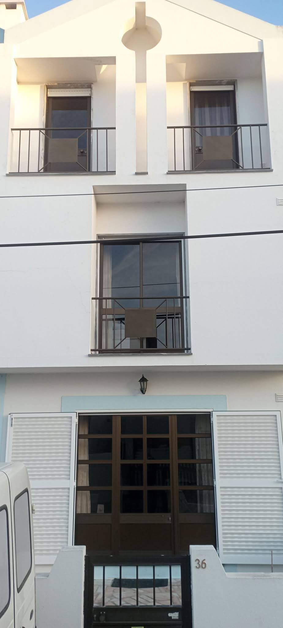 R&S Multiserviços - Peniche - Fensterladen montieren