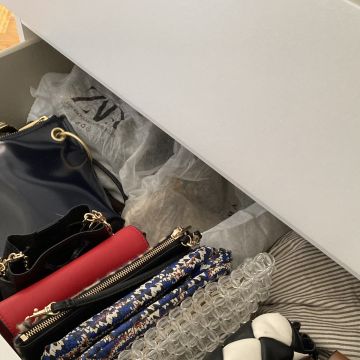 Isabel Carreira - Castelo Branco - Kleiderschrank ordnen / organisieren
