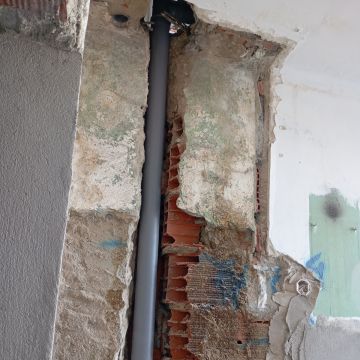 Carlos Carvalho - Lisboa - Pet Door Installation