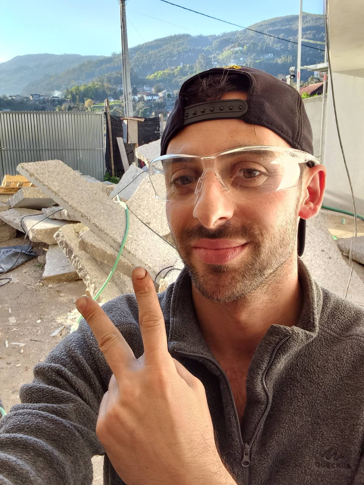 Patrick Pereira - Caminha - Furniture Assembly