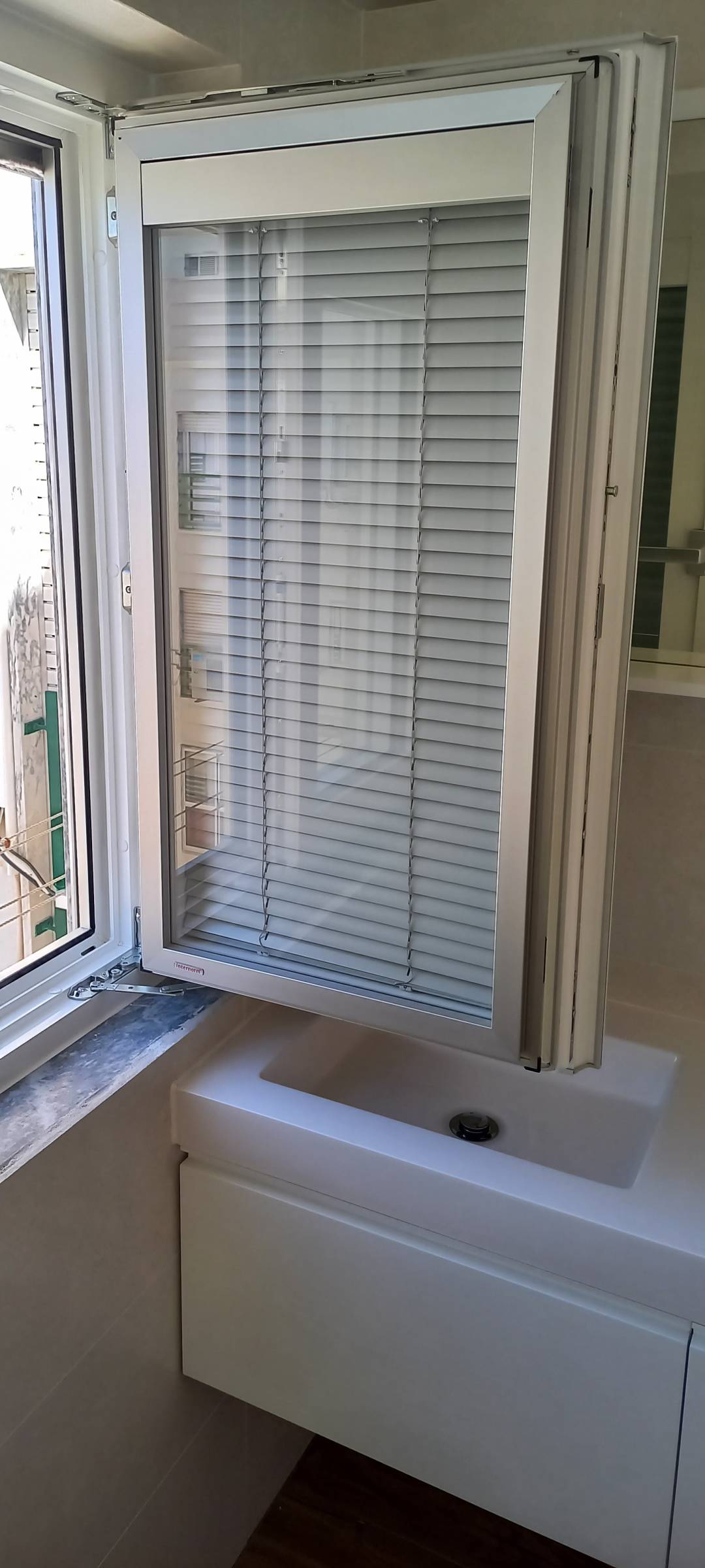 Janelas Premium Internacional - Gondomar - Instalación de acristalamiento de balcones