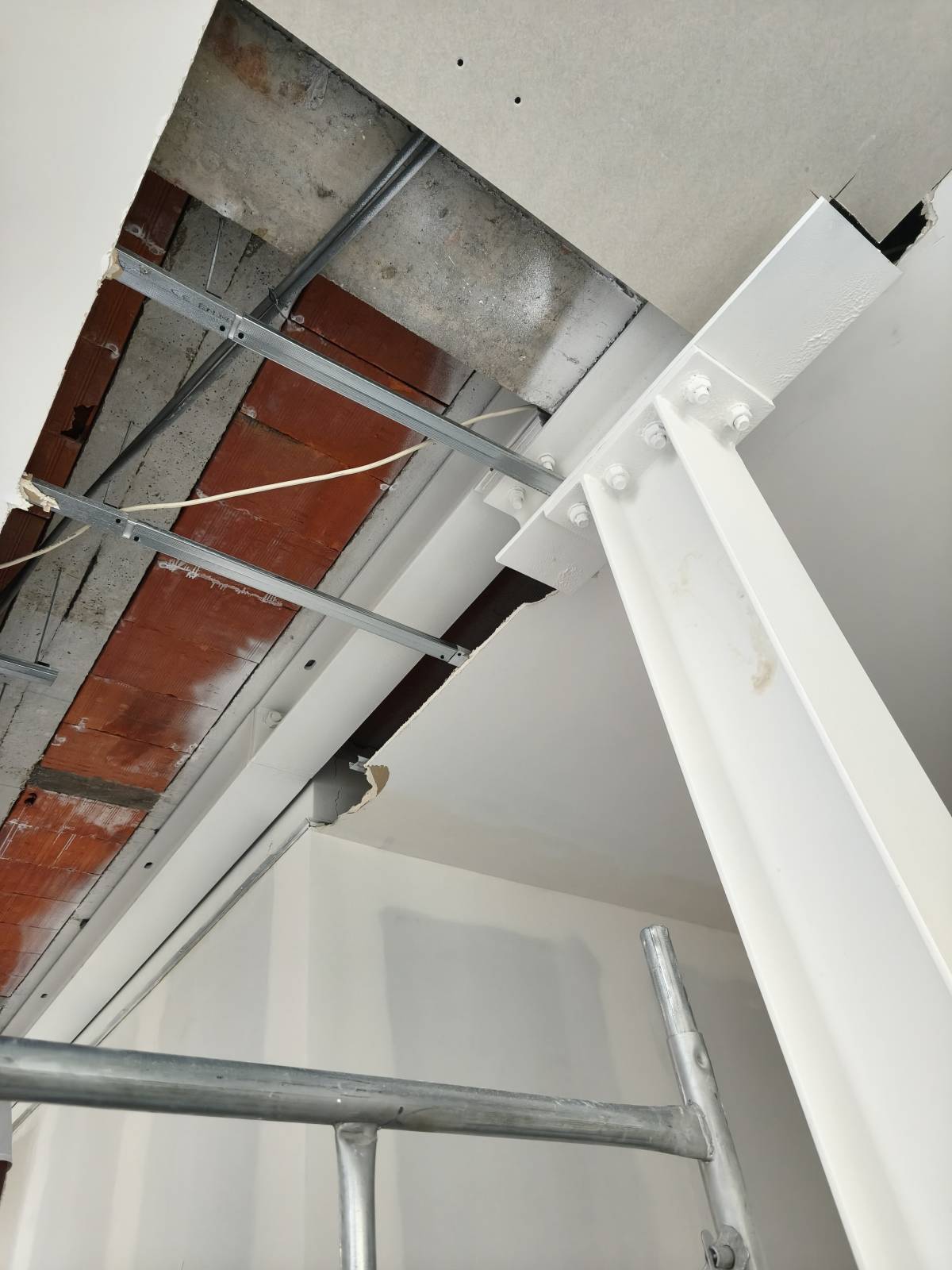 Marcos MVC - Barcelos - Instalação ou Remodelação de Gradeamento