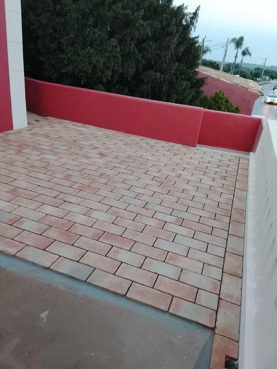 Escarp - Faro - Béton / Ciment / Asphalte