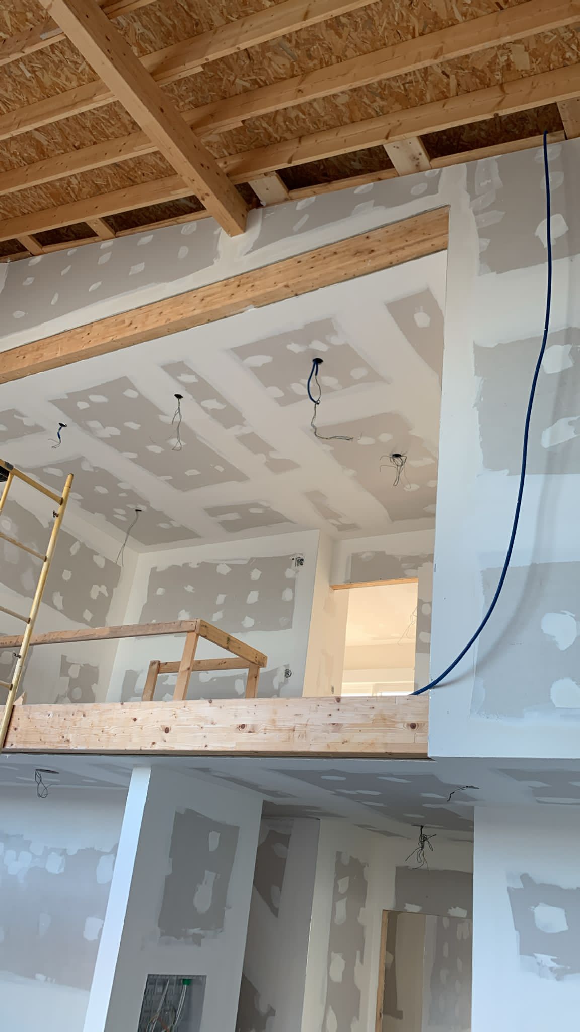 PMMHJ - Entroncamento - Stone or Tile Flooring Installation