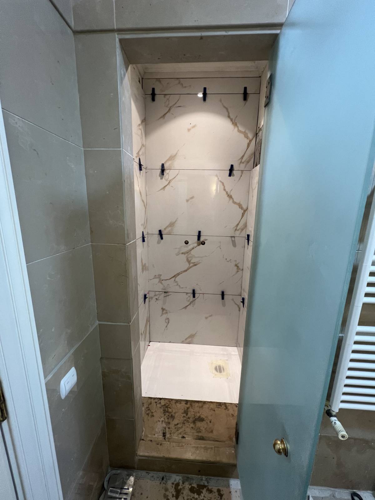 Valdomiro Souza - Cascais - Stone or Tile Flooring Installation