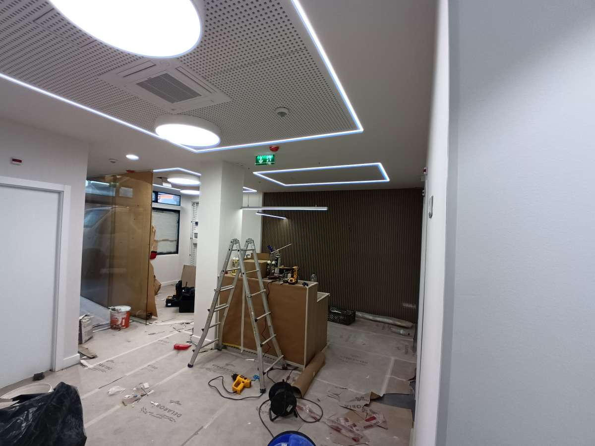 Rúben Romão - Montijo - Switch and Outlet Installation