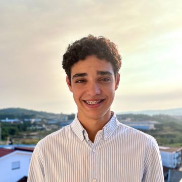 Diogo Ribeiro - Paços de Ferreira - Desenvolvimento de Aplicações iOS