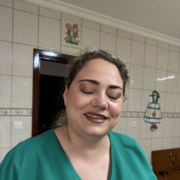 Rita Torres - Guarda - Peluqueros y maquilladores