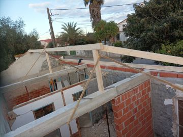 Precisão e Versatilidade Unipessoal Lda - Santarém - Limpieza de tejados