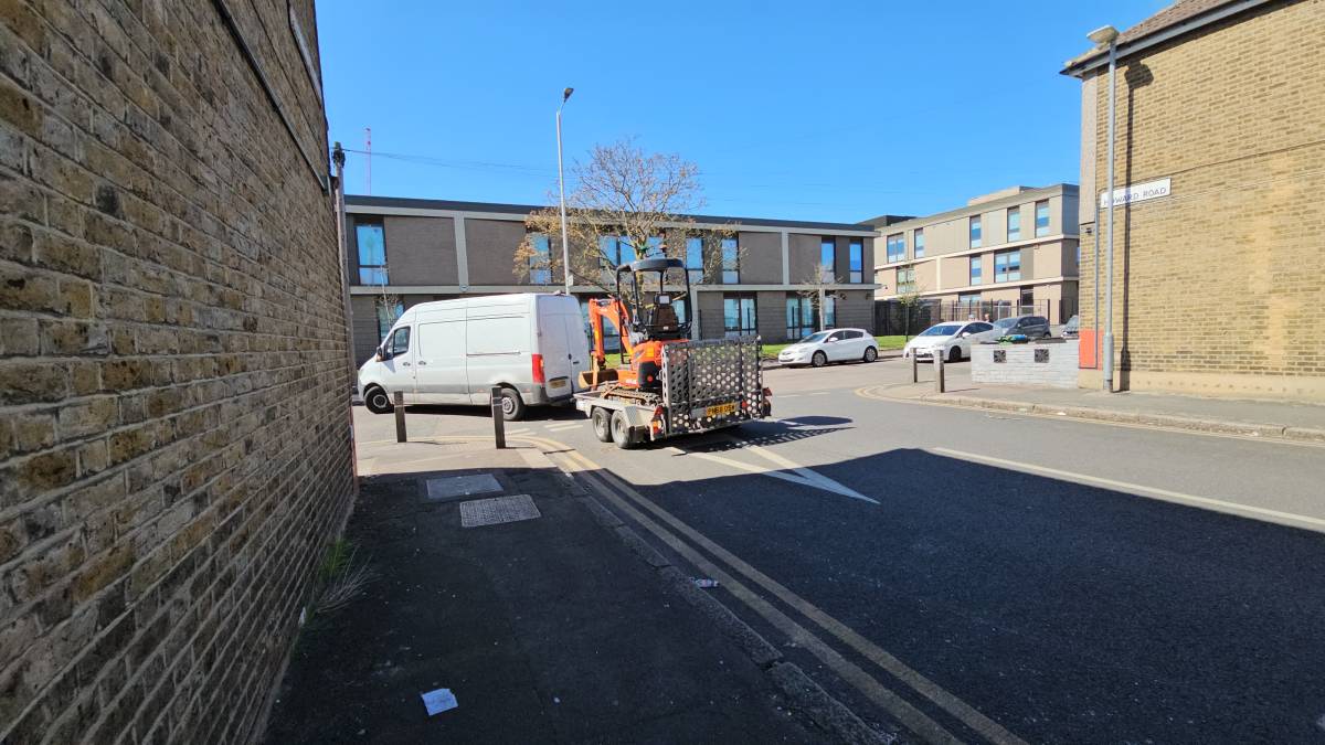 FF360 - Barking - Hot Tub and Spa Installation